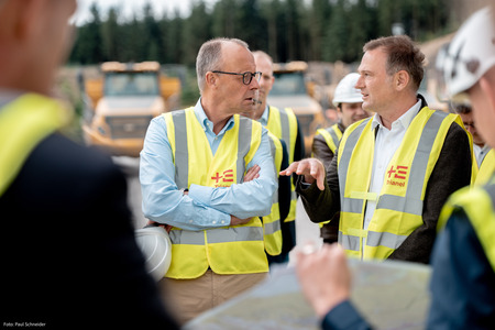 Friedrich Merz zu Besuch auf der Baustelle am 5. Juli 2025