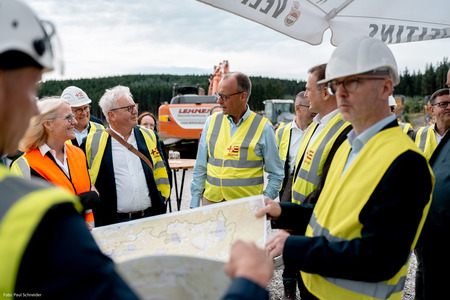 Friedrich Merz zu Besuch auf der Baustelle des Trianel Windpark Sundern am 5. Juli 2025